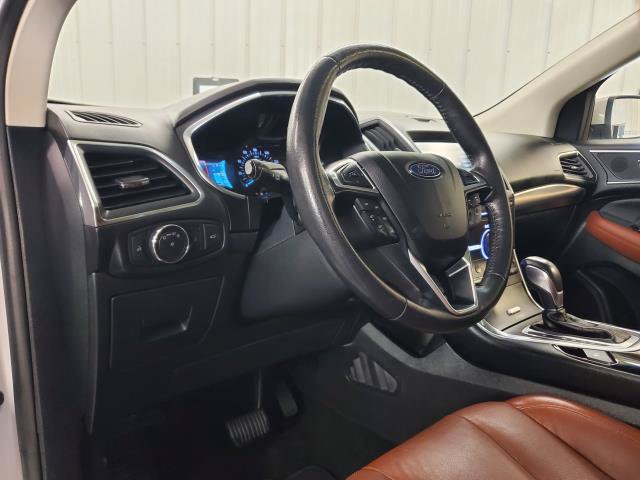 Used 2015 Ford Edge Titanium w/ Equipment Group 302A AWD/4WD image 17