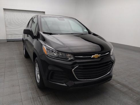 Used 2021 Chevrolet Trax LS w/ Tint and Cruise Package AWD/4WD image 14