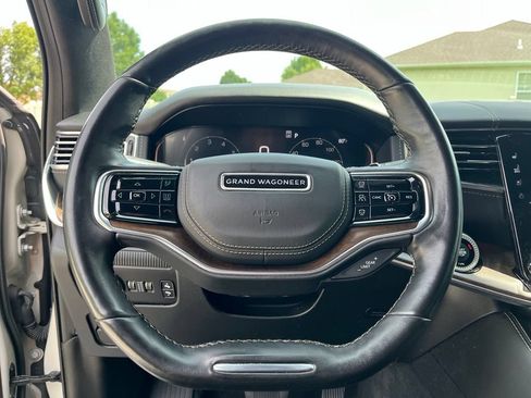Used 2022 Jeep Grand Wagoneer Series II w/ Flexible Seating Group AWD/4WD image 33