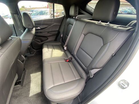 Used 2025 Buick Envista Sport Touring image 25