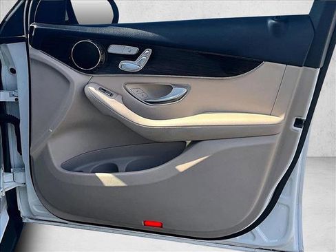 Used 2022 Mercedes-Benz GLC 300 image 18