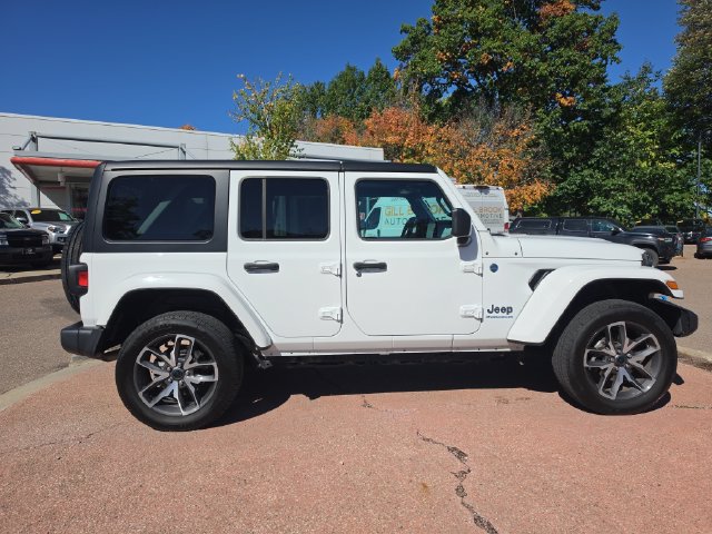 Used 2024 Jeep Wrangler Unlimited w/ Convenience Group AWD/4WD image 6