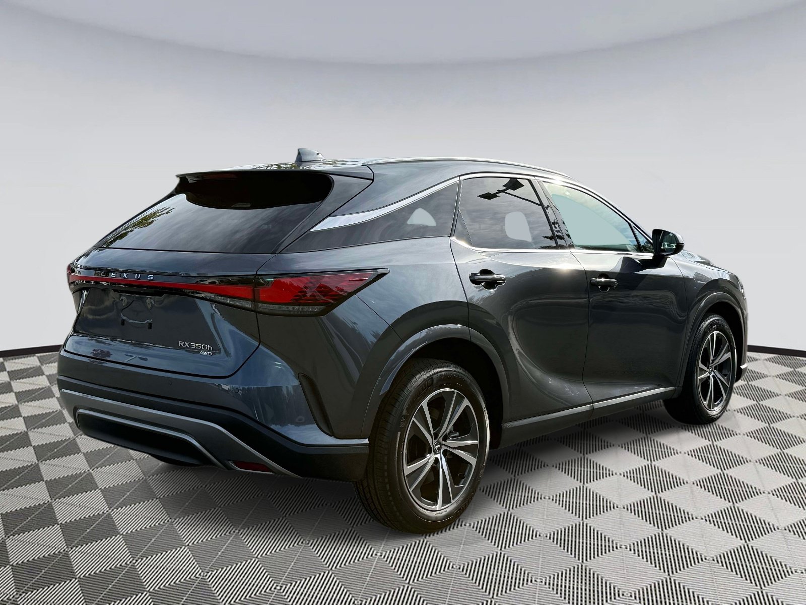 Used 2025 Lexus RX 350h w/ Accessory Package AWD/4WD image 2