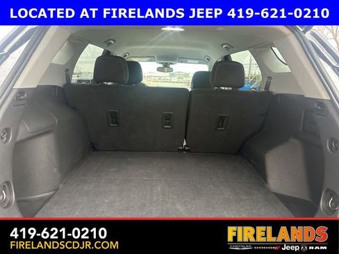 Used 2024 GMC Terrain SLE image 13