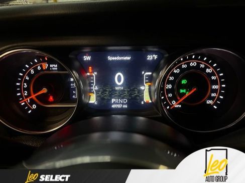 Used 2022 Jeep Wrangler Unlimited Sahara w/ Safety Group AWD/4WD image 17