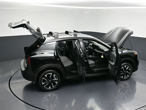 New 2026 Nissan Kicks SV w/ Cold Weather Package AWD/4WD image 29