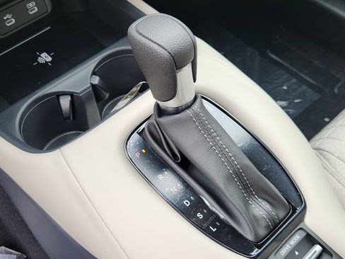 New 2026 Honda HR-V LX image 13