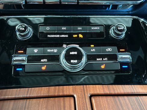 Used 2018 Lincoln Navigator Select AWD/4WD image 18