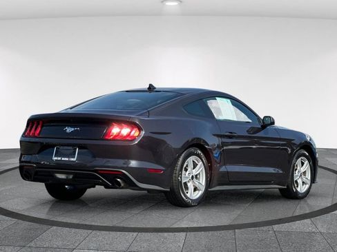 Certified 2022 Ford Mustang Coupe RWD image 5
