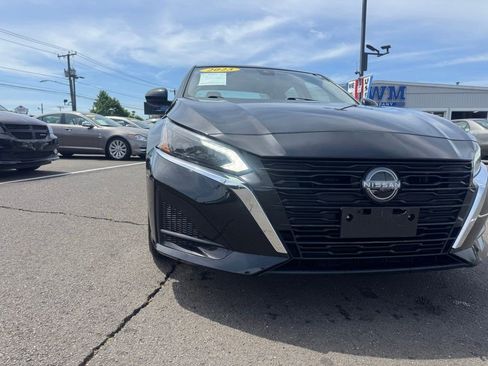Used 2023 Nissan Altima 2.5 SV AWD/4WD image 13