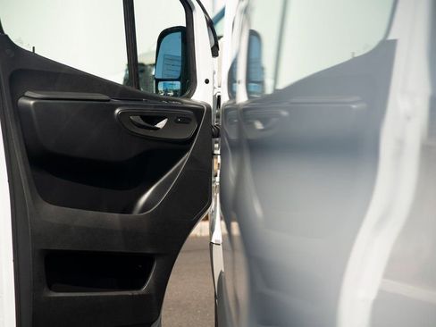 Used 2024 Mercedes-Benz Sprinter 144 Cargo image 21