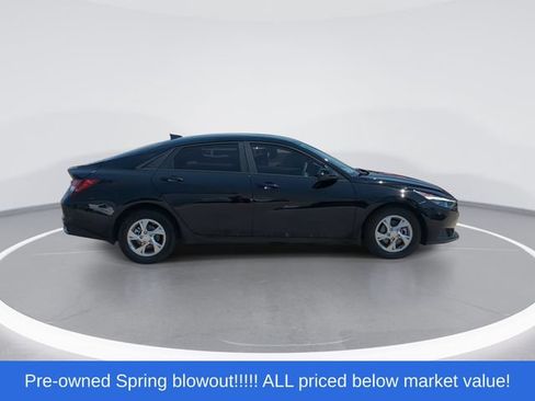 Used 2023 Hyundai Elantra SE FWD image 9