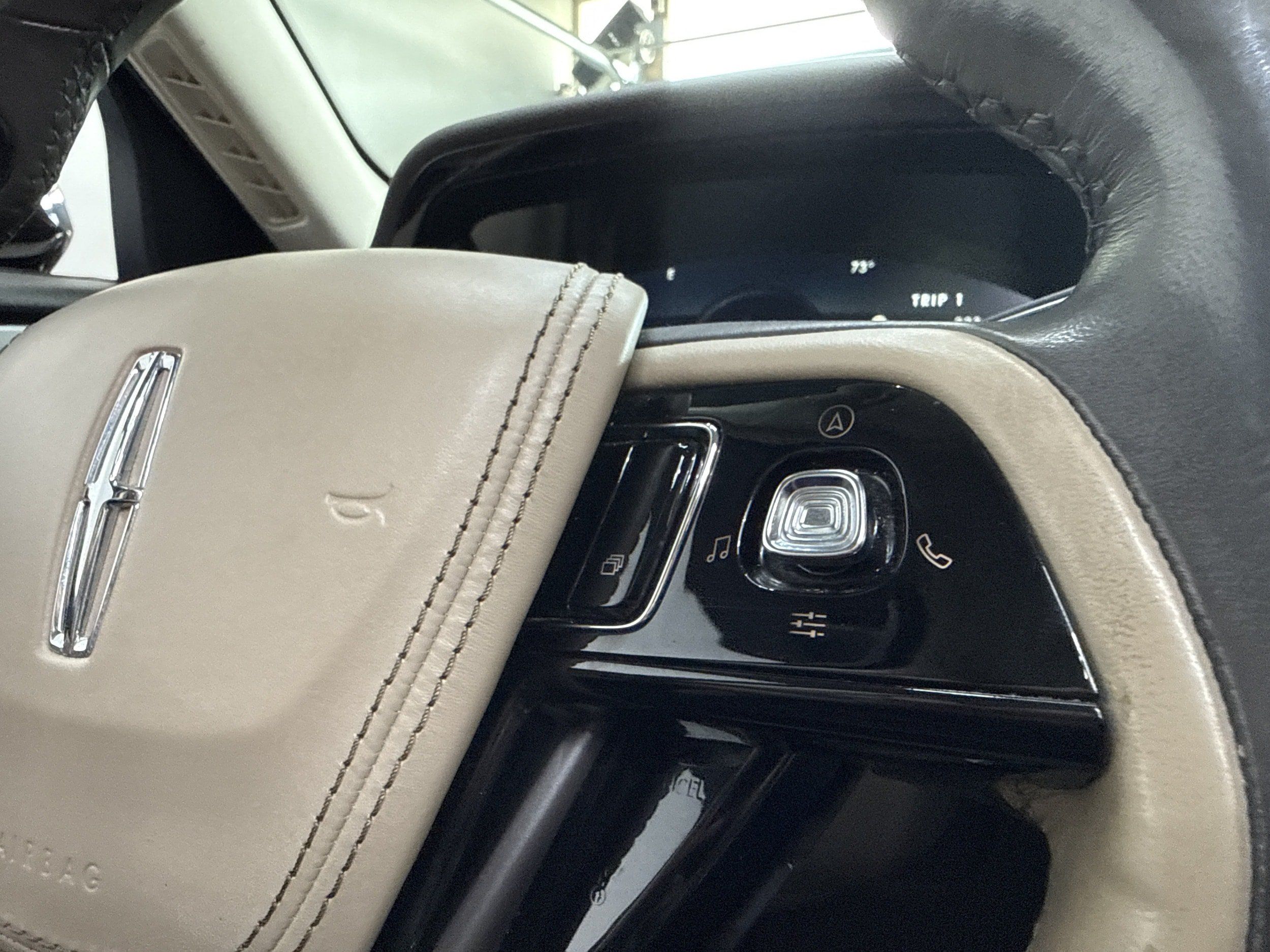 Used 2021 Lincoln Aviator Reserve w/ Equipment Group 201A AWD/4WD image 16