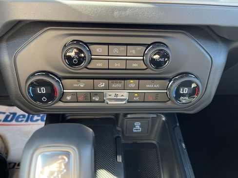 New 2025 Ford Bronco Outer Banks image 27