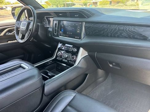 Used 2021 GMC Yukon XL Denali AWD/4WD image 12