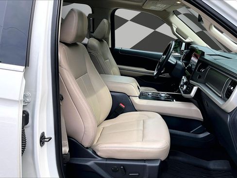 Certified 2023 Ford Expedition XLT AWD/4WD image 7