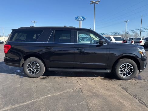 Used 2024 Ford Expedition Max XLT image 4
