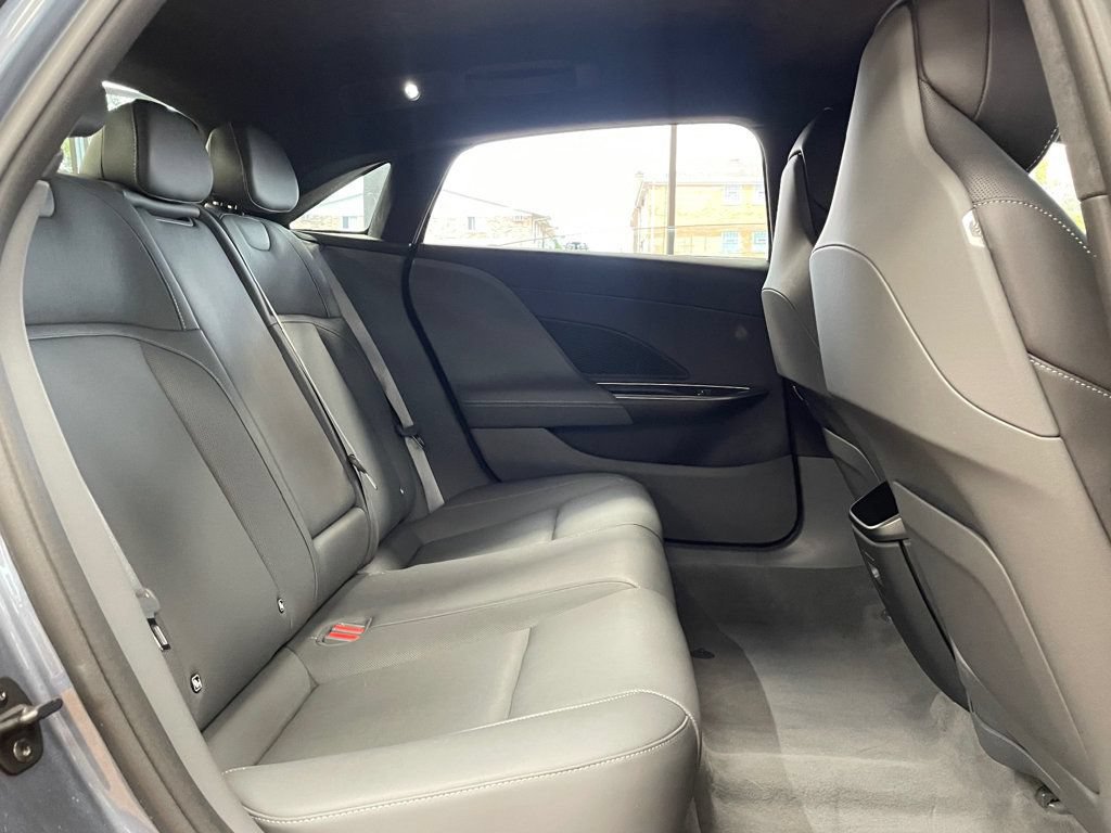 Used 2024 Lucid Air Pure RWD image 19