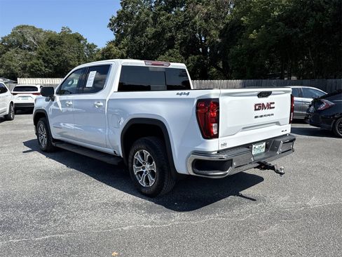 Used 2024 GMC Sierra 1500 SLE w/ Preferred Package image 3