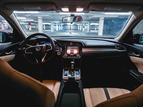 Used 2017 Honda Civic EX image 3