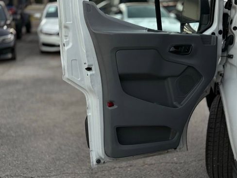 Used 2015 Ford Transit 150 XLT image 8