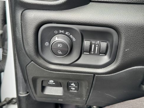 Used 2023 RAM 1500 Laramie AWD/4WD image 10