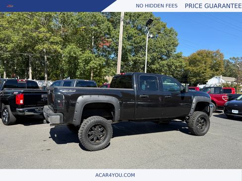 Used 2010 Chevrolet Silverado 2500 LT w/ Interior Plus Package AWD/4WD image 6