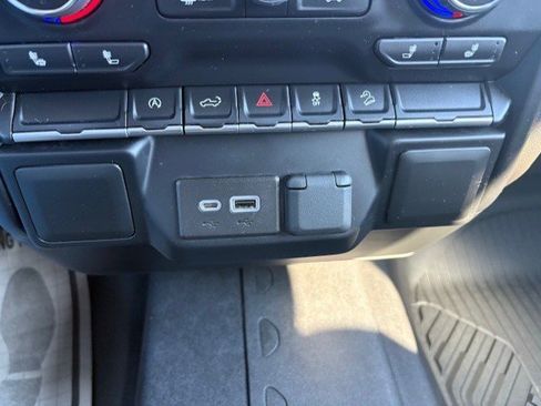 Used 2022 Chevrolet Silverado 1500 LT w/ Z71 Off-Road Package image 13