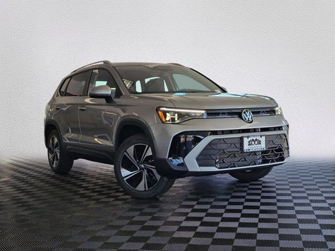 New 2026 Volkswagen Taos SE AWD/4WD image 1