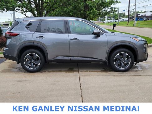 Certified 2026 Nissan Rogue SV AWD/4WD image 2