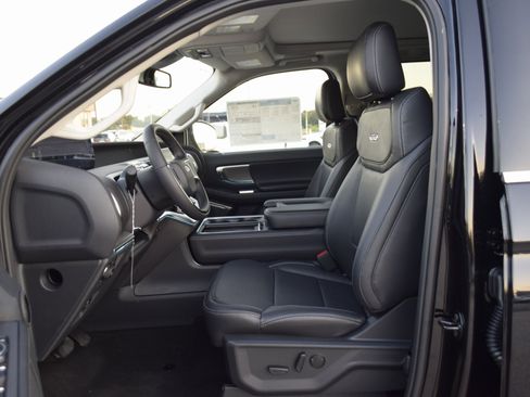 New 2025 Ford Expedition Platinum w/ Driver's Package image 18