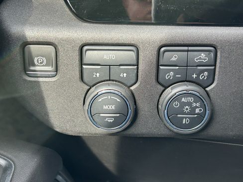 Used 2023 Chevrolet Silverado 1500 LTZ AWD/4WD image 30