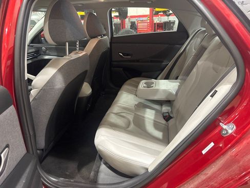 Used 2025 Hyundai Elantra Limited FWD image 42