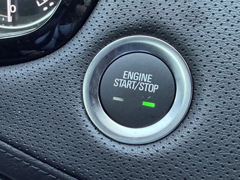 Certified 2025 Cadillac XT5 Luxury image 25