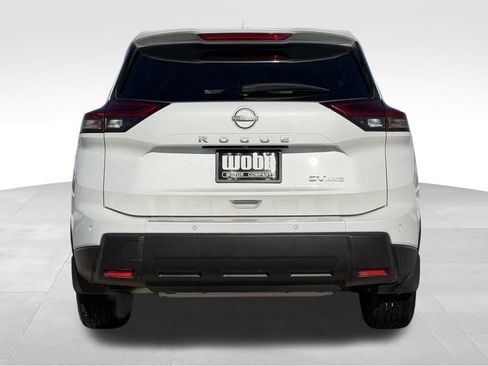 Used 2024 Nissan Rogue SV image 4