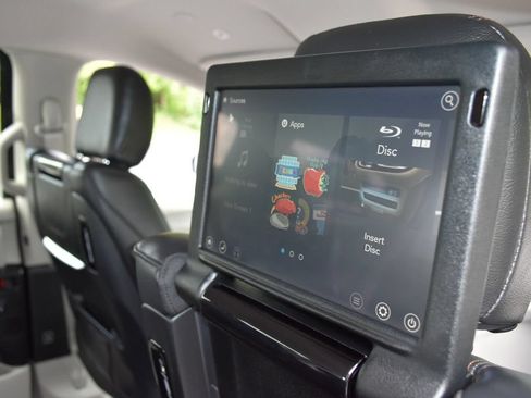 Used 2019 Chrysler Pacifica Touring-L Plus FWD image 34