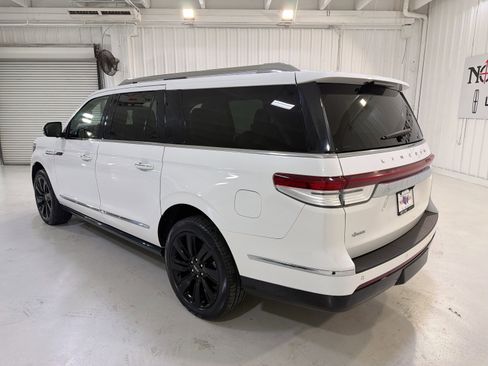Used 2024 Lincoln Navigator L Reserve image 27