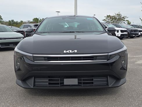 New 2025 Kia K4 LXS image 3