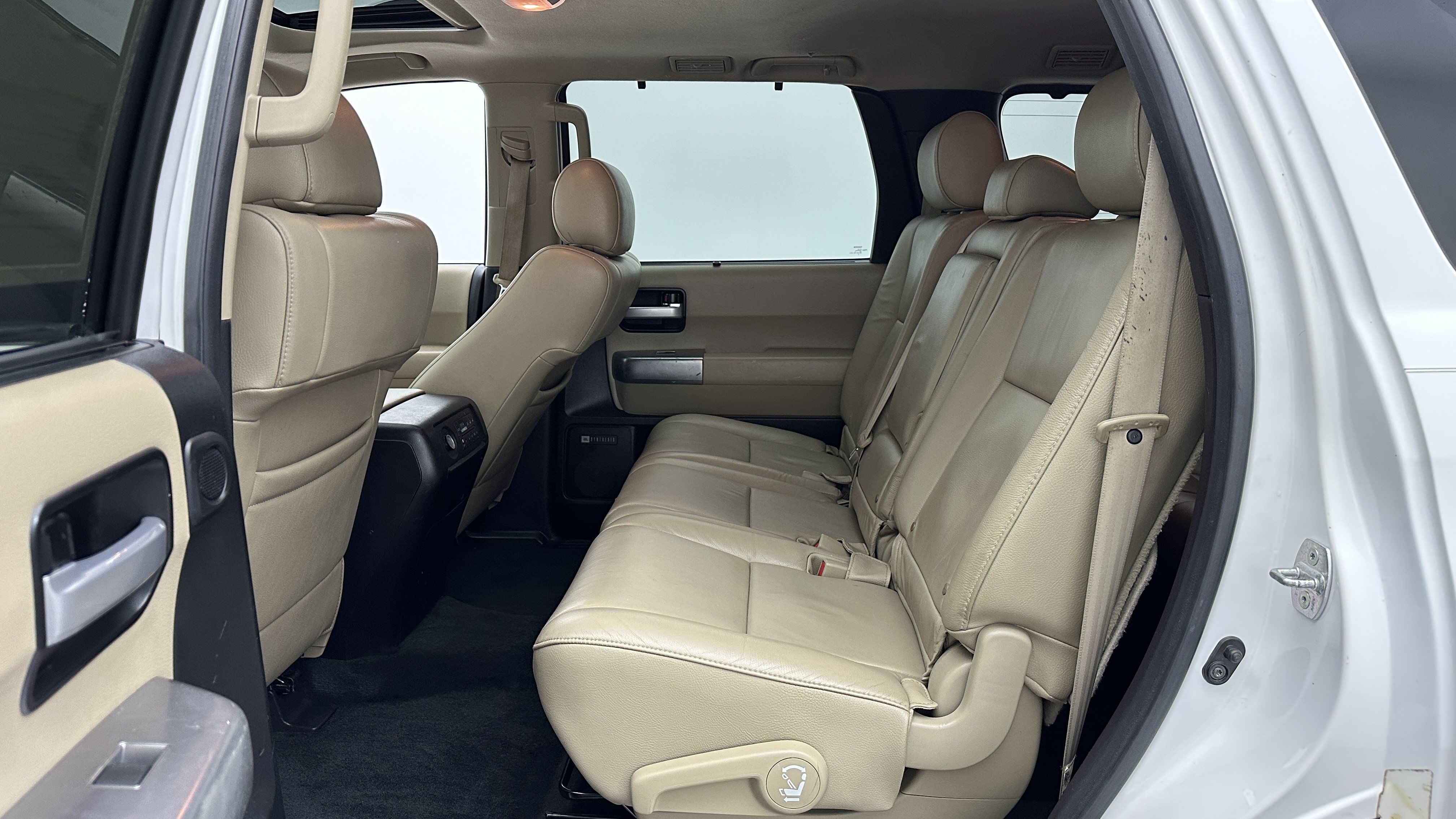 Used 2018 Toyota Sequoia Limited w/ Safety & Convenience Package RWD image 30