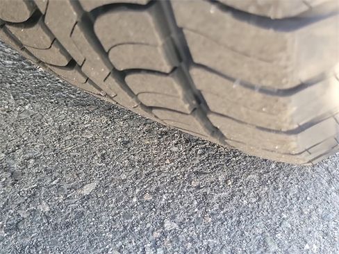 Used 2021 GMC Yukon SLT w/ SLT Luxury Plus Package image 33