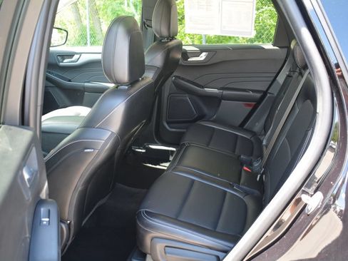 Used 2024 Ford Escape Platinum AWD/4WD image 21
