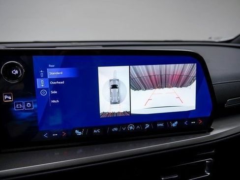 New 2026 Chevrolet Traverse LT w/ Enhanced Driving Package FWD image 29