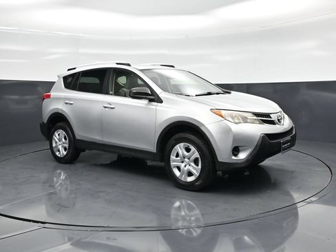 Used 2013 Toyota RAV4 LE FWD image 22
