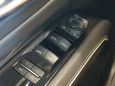 Used 2022 Cadillac Escalade Sport Platinum AWD/4WD image 22