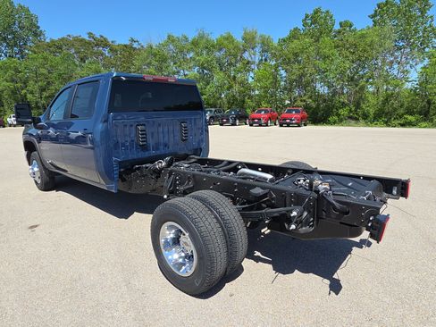 New 2026 Chevrolet Silverado 3500 LT w/ Convenience Package AWD/4WD image 6