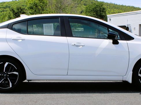 Used 2025 Nissan Versa SR w/ Trunk Package FWD image 6