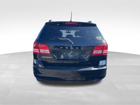 Used 2017 Dodge Journey SE w/ Flexible Seating Group image 4