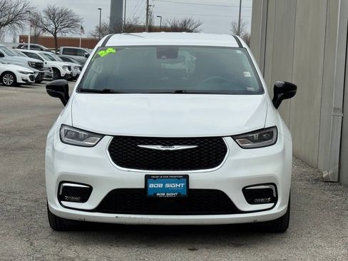 Used 2024 Chrysler Pacifica Touring-L image 31