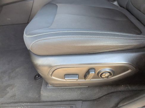 Used 2022 Jeep Grand Cherokee Laredo w/ Luxury Tech Group I image 25