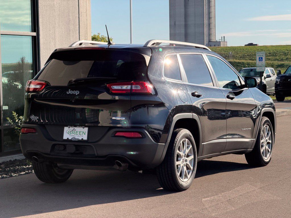 Used 2014 Jeep Cherokee Latitude w/ Comfort/Convenience Group FWD image 5